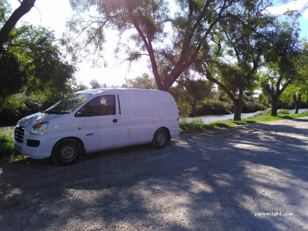 (30800) Saint-Gilles - Rivet et Fontaine Gillienne — foto