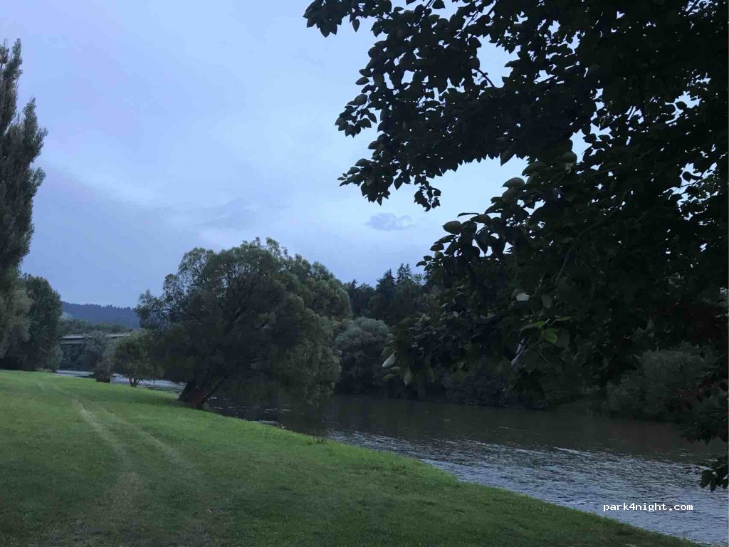 (026 01) Dolný Kubín - 1 Nábrežie Oravy — foto