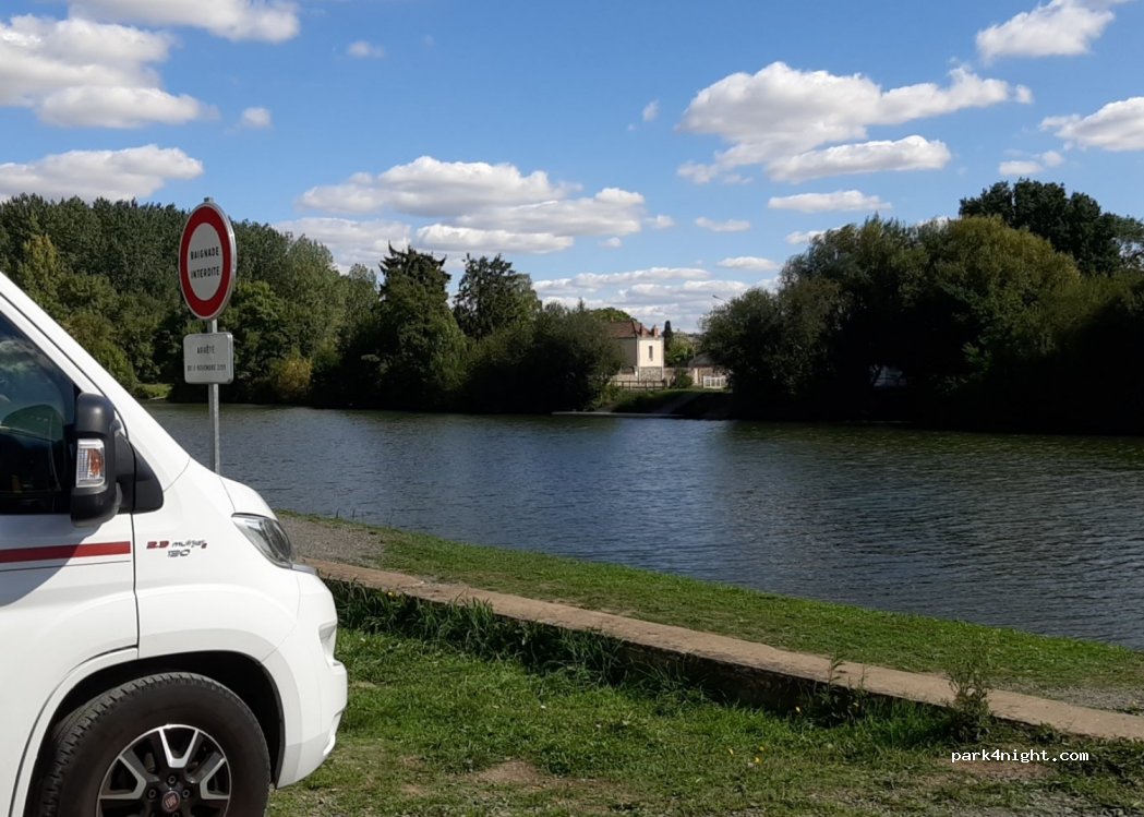 (72300) Sablé-sur-Sarthe - 57-69 Rue Michel Vieille — foto