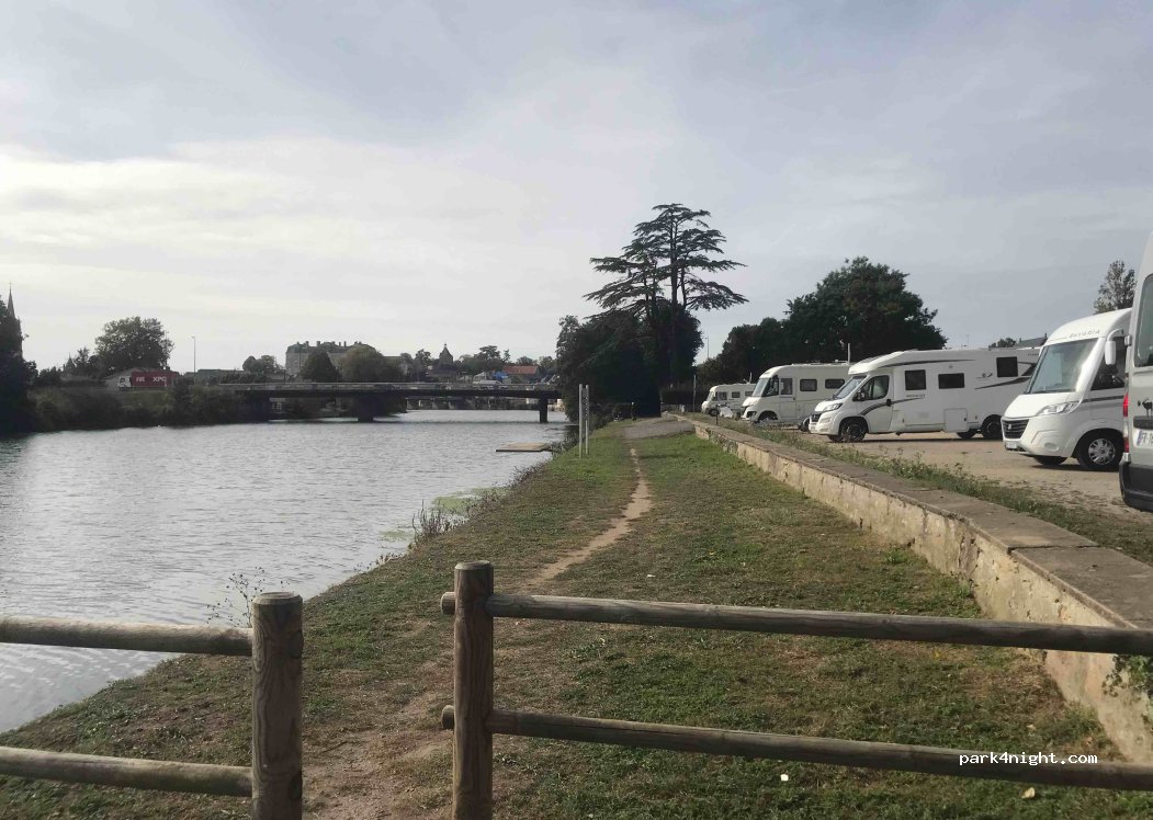 (72300) Sablé-sur-Sarthe - 57-69 Rue Michel Vieille — foto 2