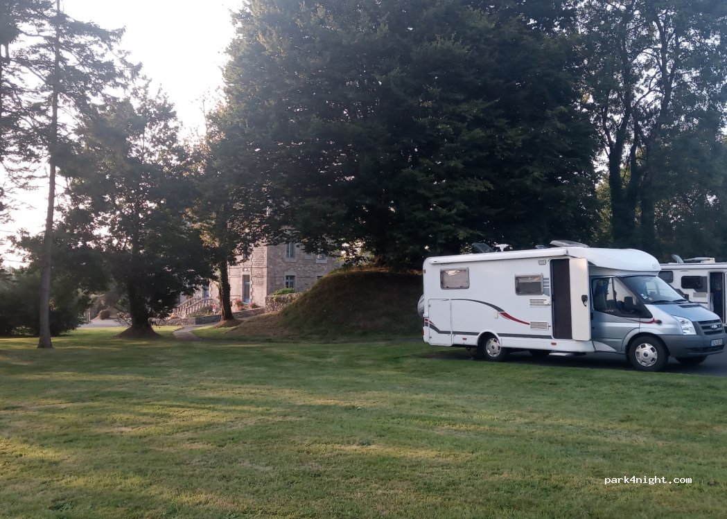 (22810) Plougonver - 13-15 Rue du Stade — foto 4