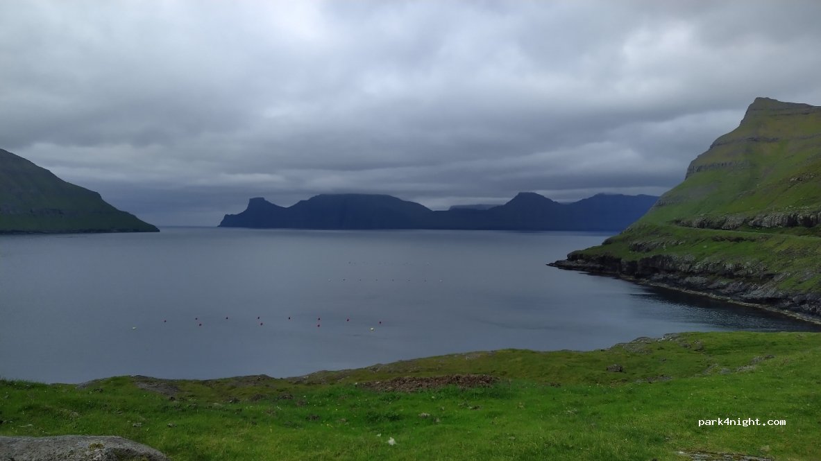() Funningsfjørður - Unnamed Road — foto 3