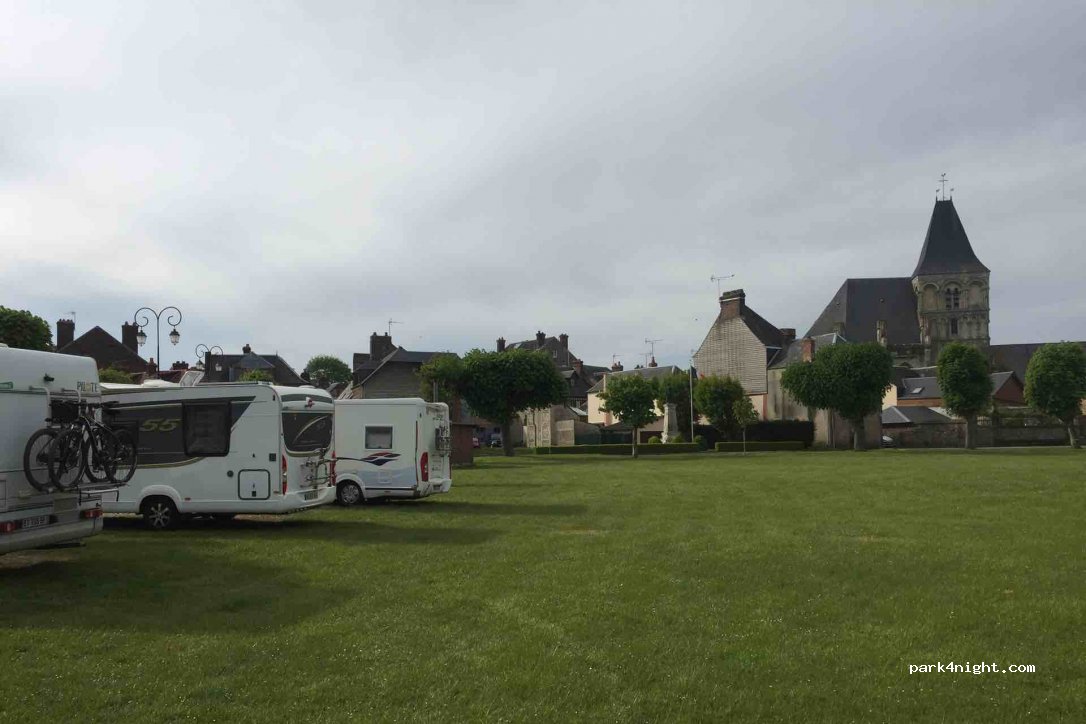 Aire de camping-car Quillebeuf-sur-Seine — foto