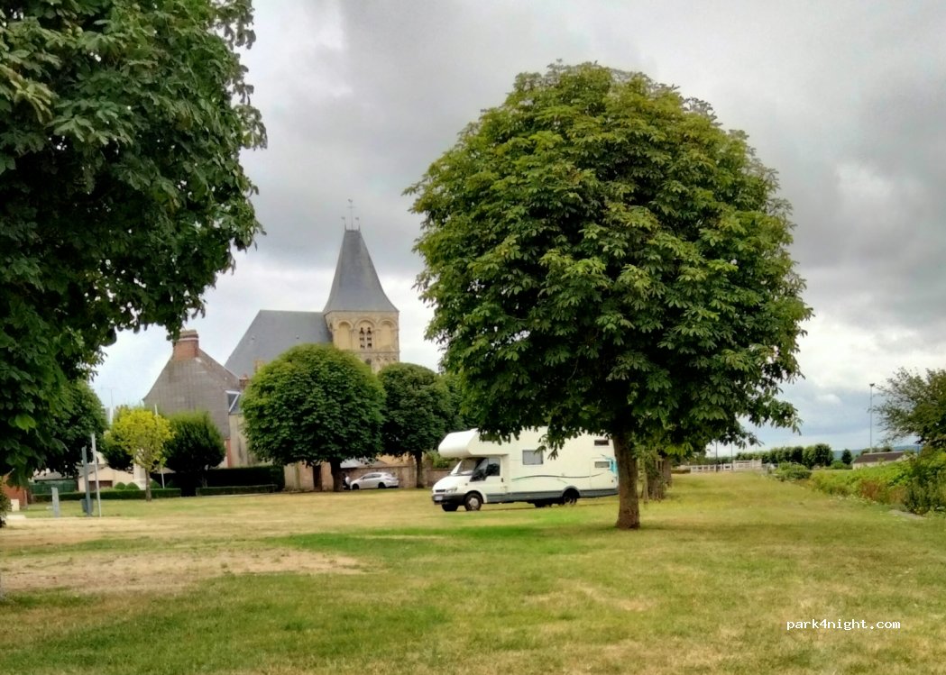 Aire de camping-car Quillebeuf-sur-Seine — foto 2