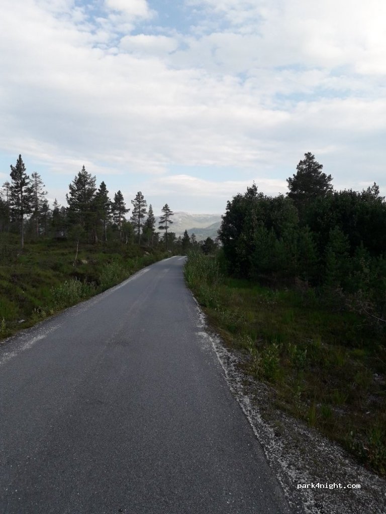 (5713)  - Unnamed Road — foto