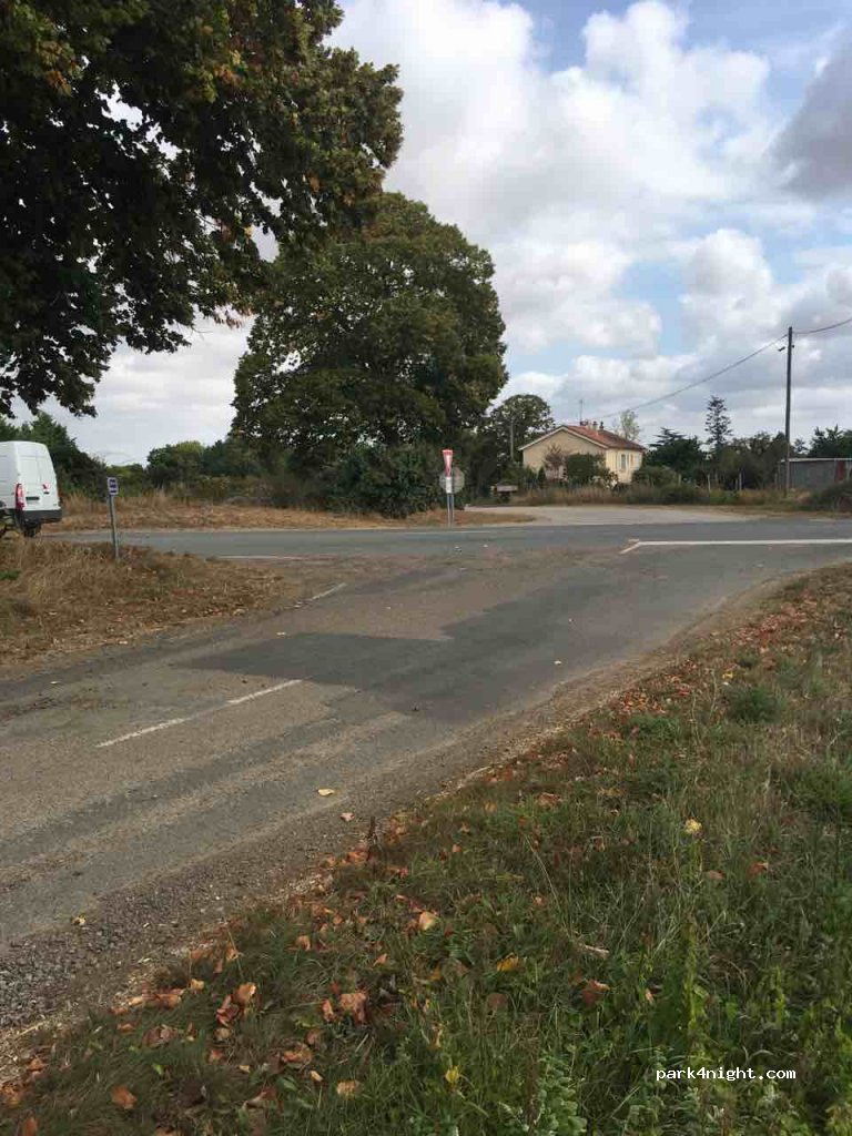 (85540) Curzon - Unnamed Road — foto 2