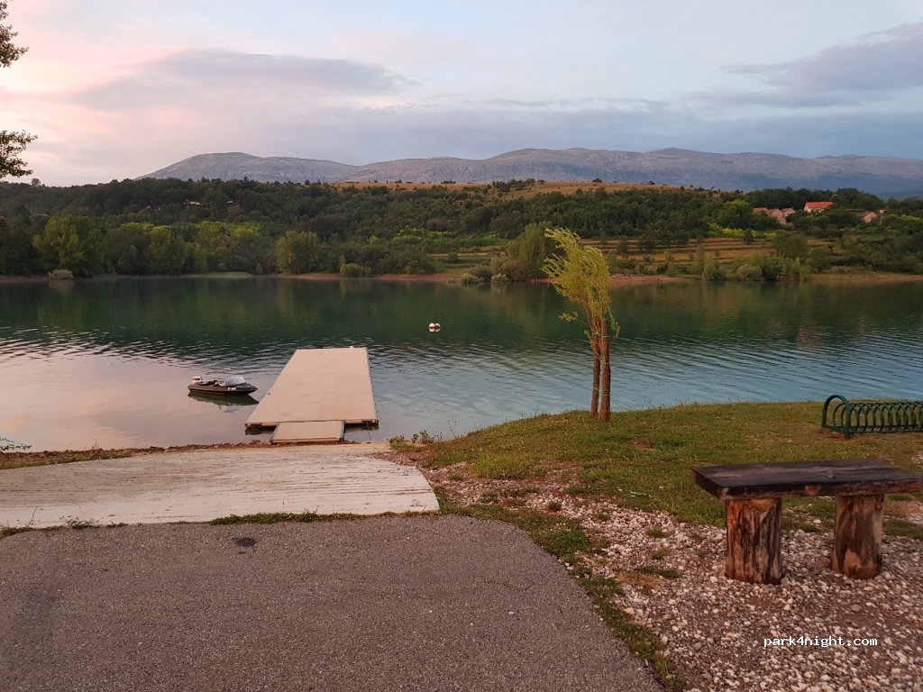 (21236) Garjak - Unnamed Road — foto