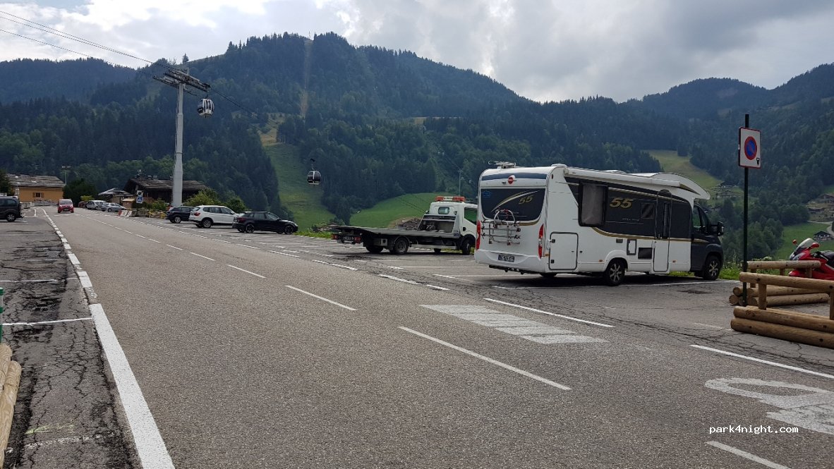 (74220) La Clusaz - 939 Route du Col des Aravis — foto