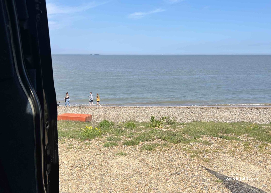 (ME12 2BX) Sheerness - 155 Marine Parade — foto 5