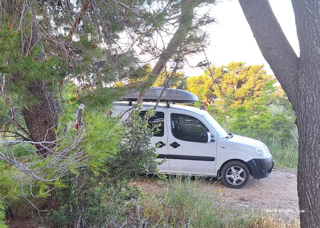 (21325) Tučepi - Unnamed Road — foto 4