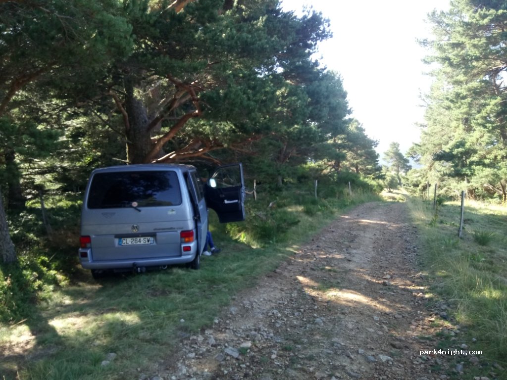(63790) Chambon-sur-Lac - D996 — foto 2