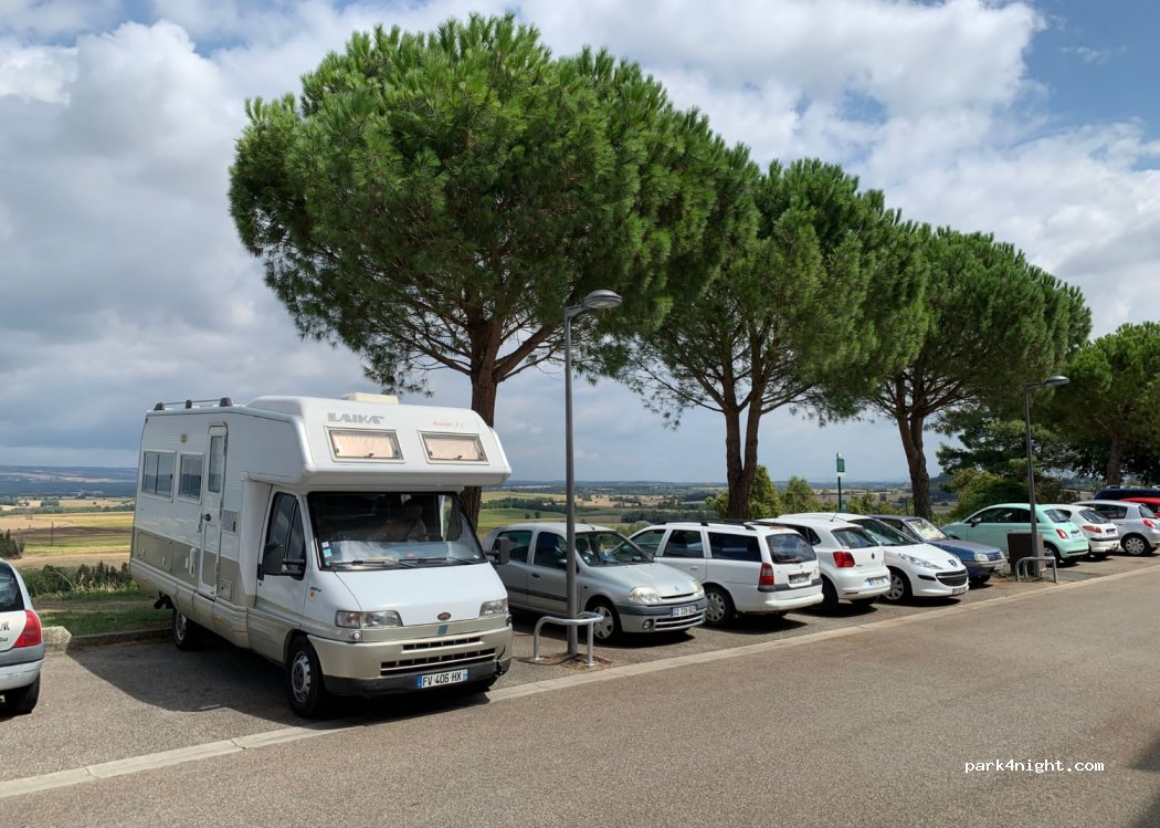 (11400) Castelnaudary - 5 Place du Cugarel — foto 2