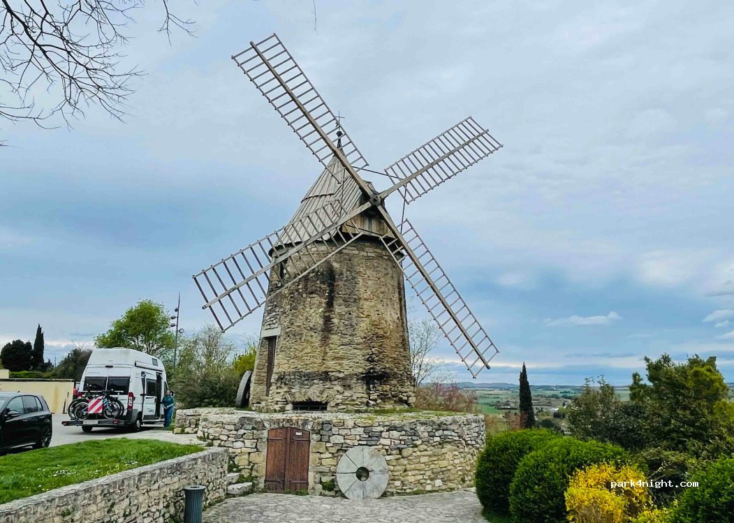 (11400) Castelnaudary - 5 Place du Cugarel — foto 4