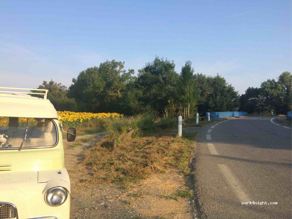 (31530) Sainte-Livrade - N542 — foto