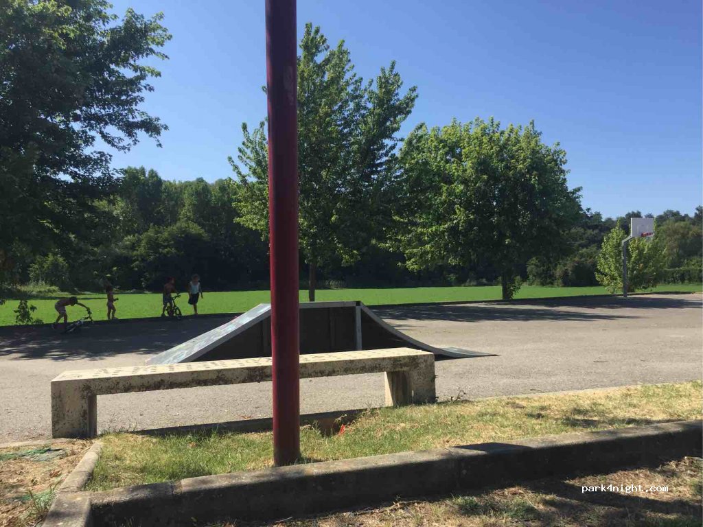 (26260) Saint-Donat-sur-l'Herbasse - Les Ulezes et les Prés — foto 3