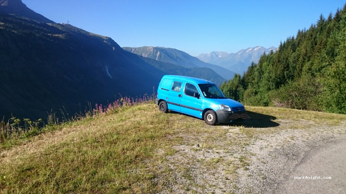 (38114) Vaujany - Unnamed Road — foto