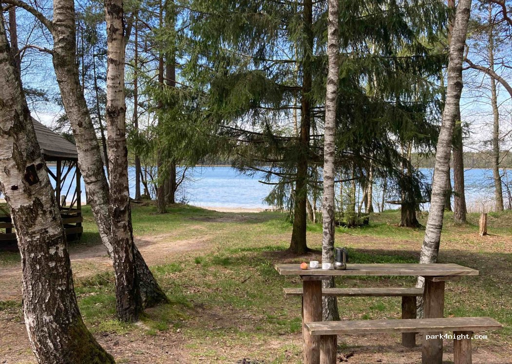 Pole namiotowe nad jez. Płaskim — foto 4