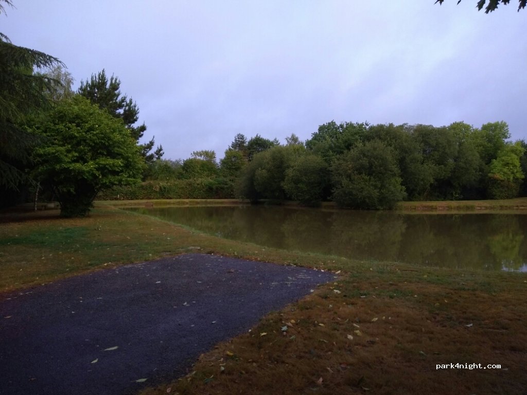 (35390) Saint-Sulpice-des-Landes - Carrefour des Écoles — foto 3