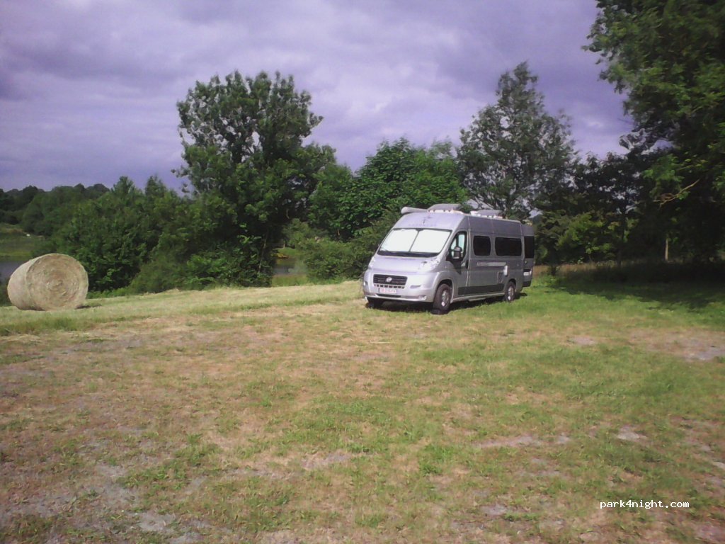 (79400) Saint-Georges-de-Noisné - D329 — foto