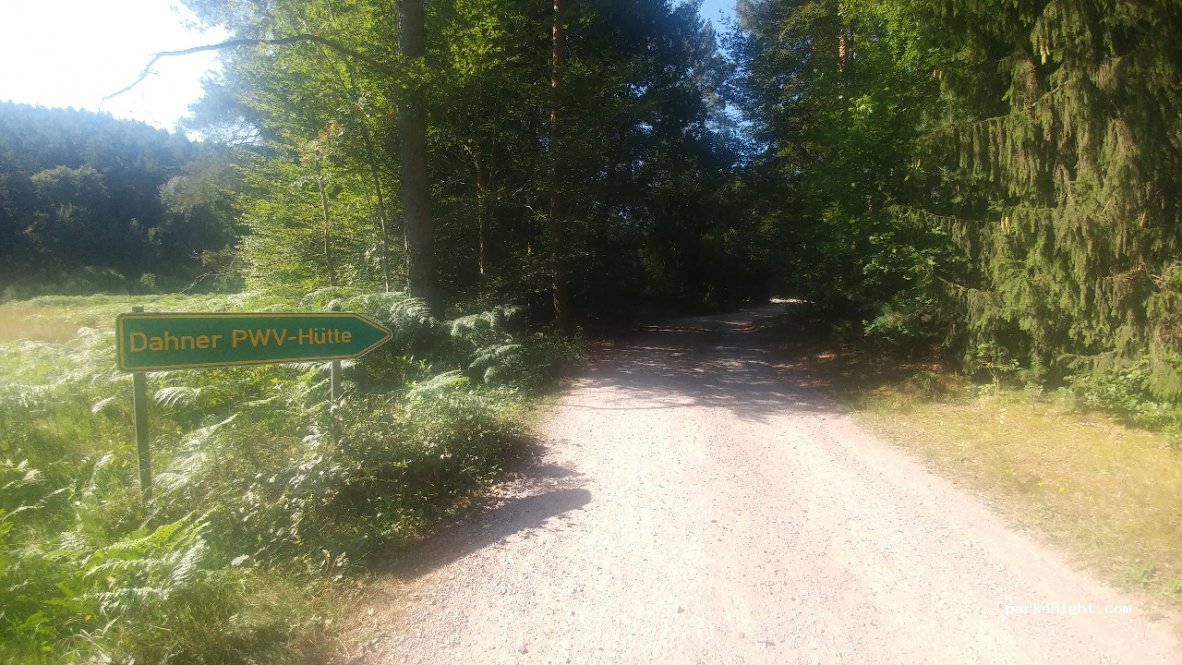 (66994) Dahn - Unnamed Road — foto