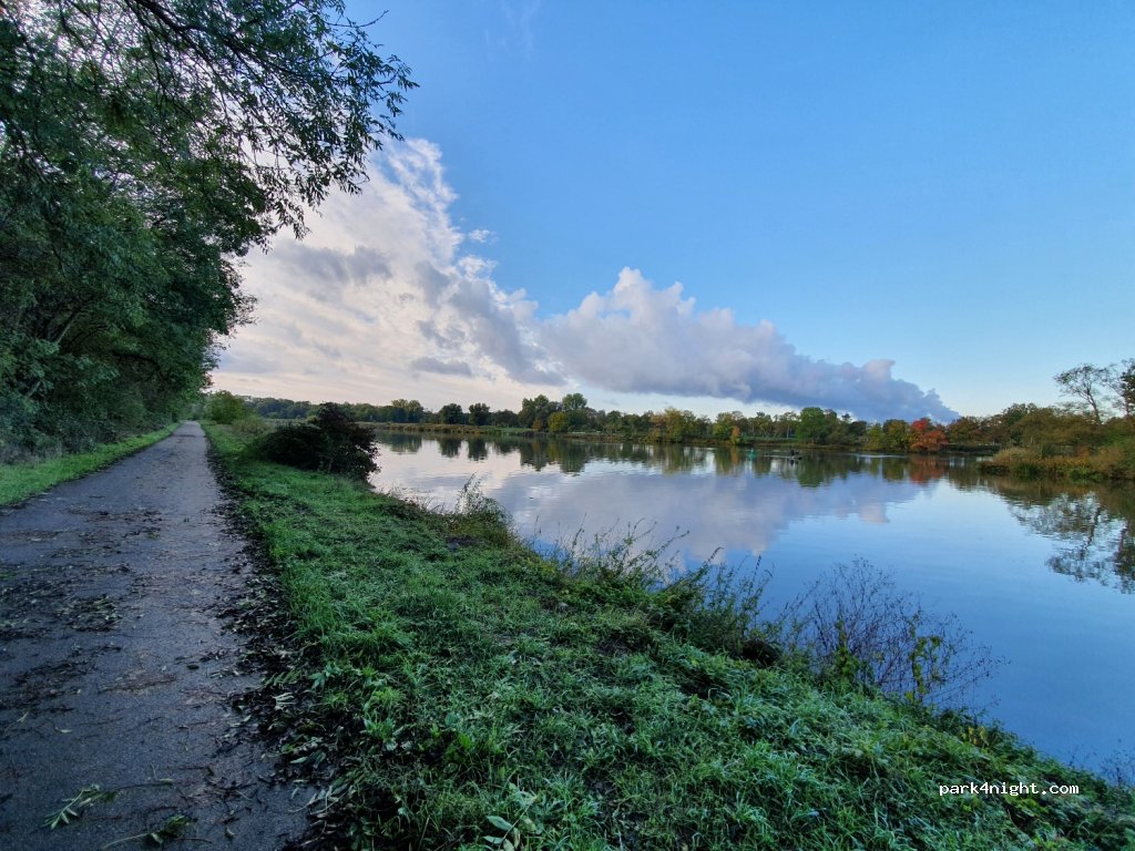 (57570) Berg-sur-Moselle - rue à côté de l'église — foto 3