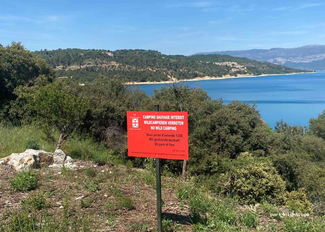 (04500) Sainte-Croix-du-Verdon - D111 — foto