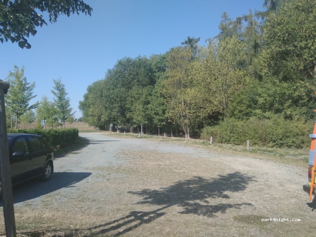 (252 41) Dolní Břežany - Lhotecká — foto 3
