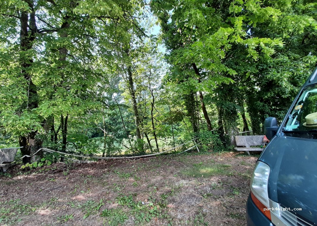 (01160) Neuville-sur-Ain - 67 Rue des Tilleuls — foto 2