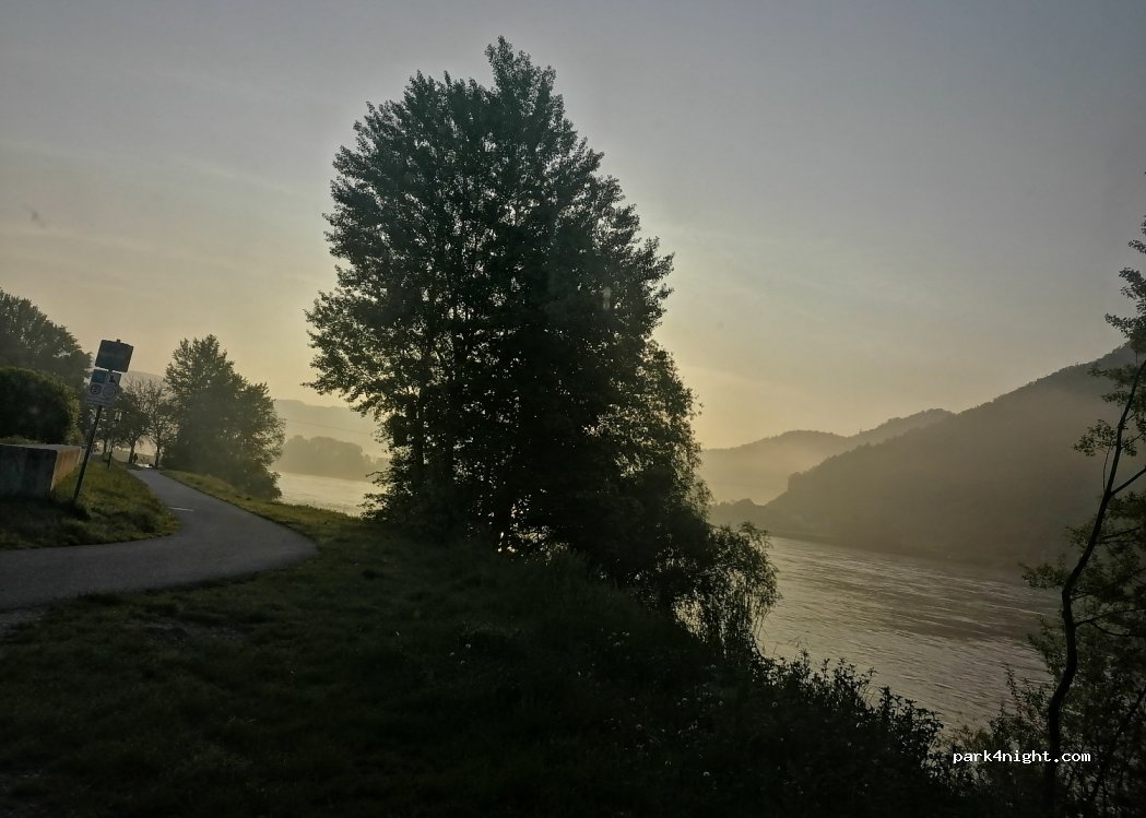 (3610) Weißenkirchen in der Wachau - 202 Donau Bundesstraße — foto 2