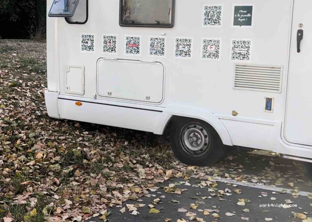 (1007) Lausanne - Avenue Pierre-de-Coubertin — foto 3