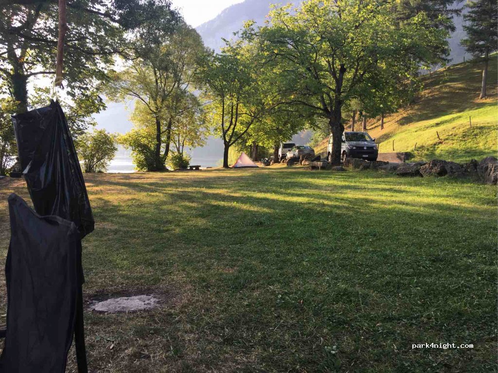 (6424) Lauerz - 62 Seestrasse — foto