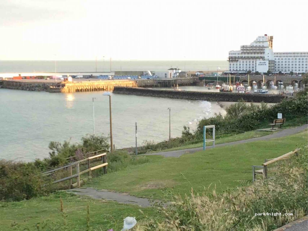 (CT19 6BL) Folkestone - 28 Wear Bay Road — foto 2