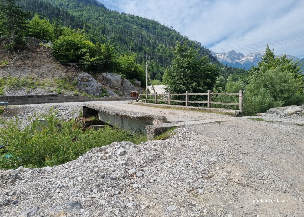 ()  - Rruga Azem Hajdari — foto 4