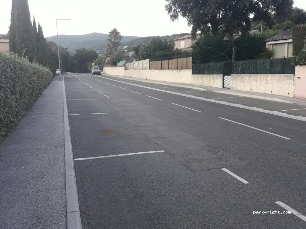 (83240) Cavalaire-sur-Mer - 32 Avenue des Sauvagières — foto