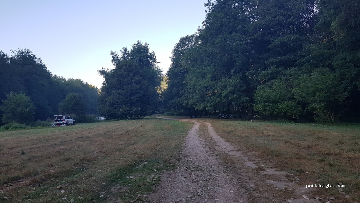 (03800) Saint-Bonnet-de-Rochefort - Unnamed Road — foto