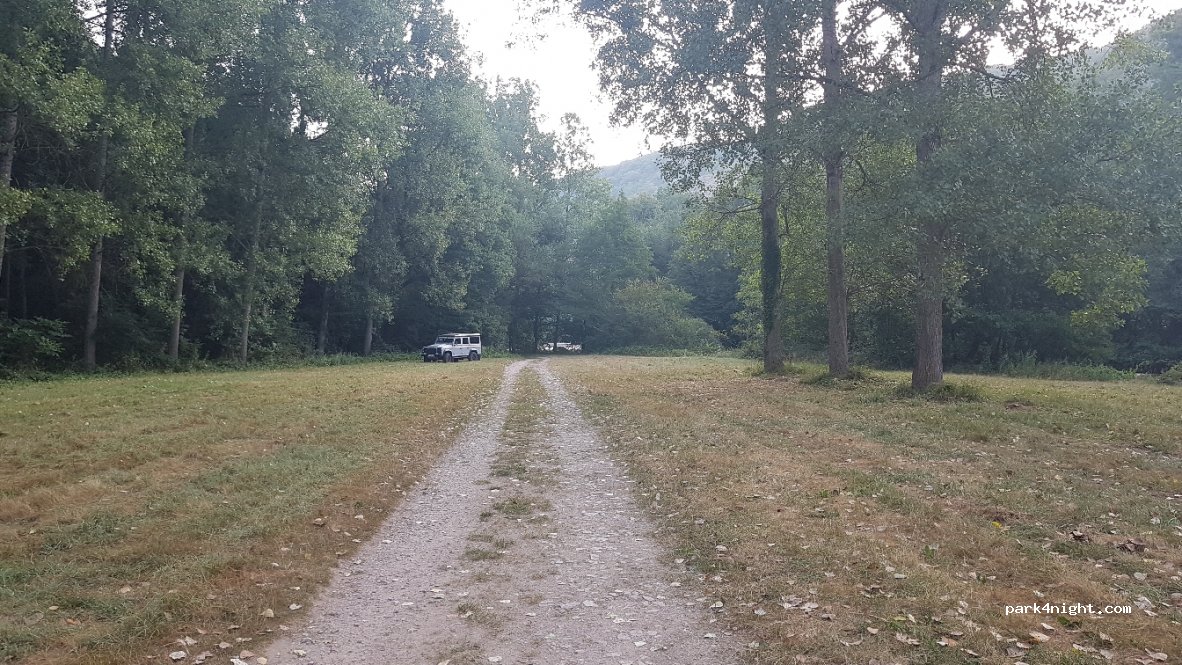 (03800) Saint-Bonnet-de-Rochefort - Unnamed Road — foto 2