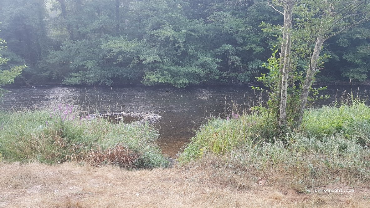 (03800) Saint-Bonnet-de-Rochefort - Unnamed Road — foto 3