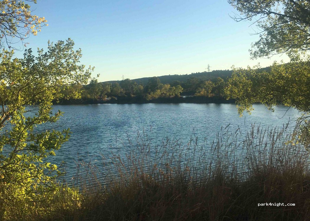 (84120) Beaumont-de-Pertuis - Unnamed Road — foto 2