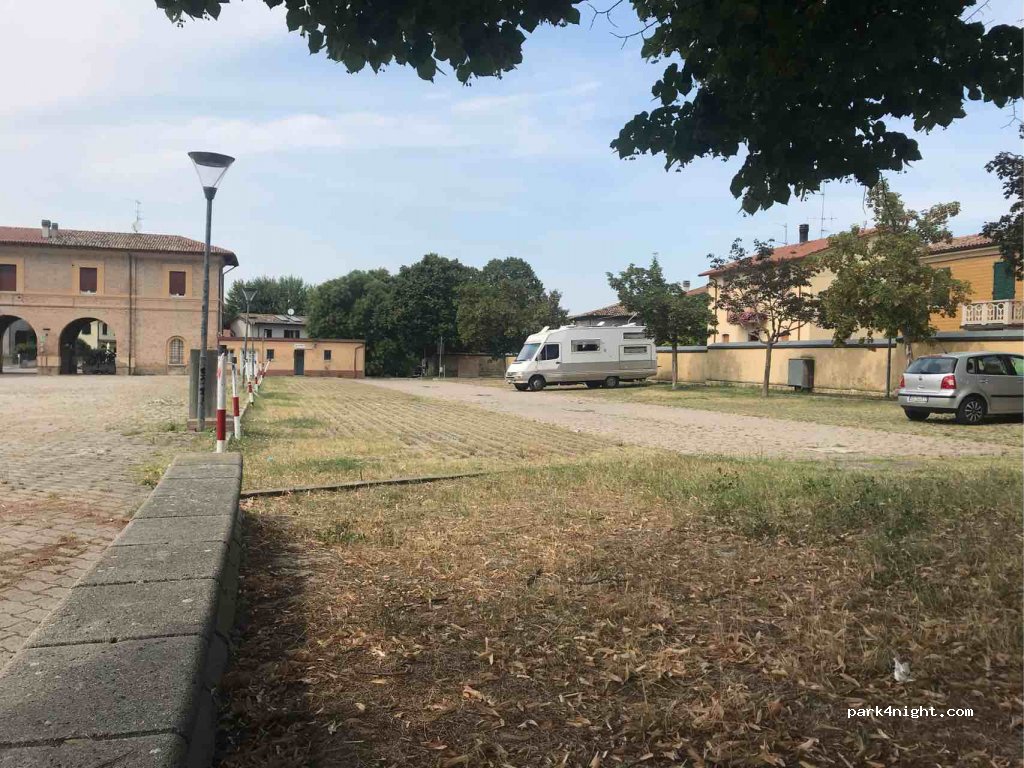 (47016) Predappio - 16 Via Piave — foto
