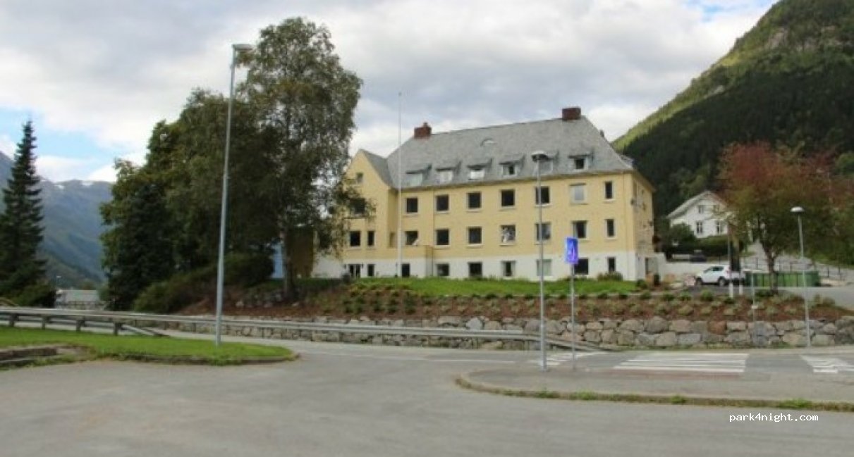 (5750) Odda - Riksveg 13 — foto