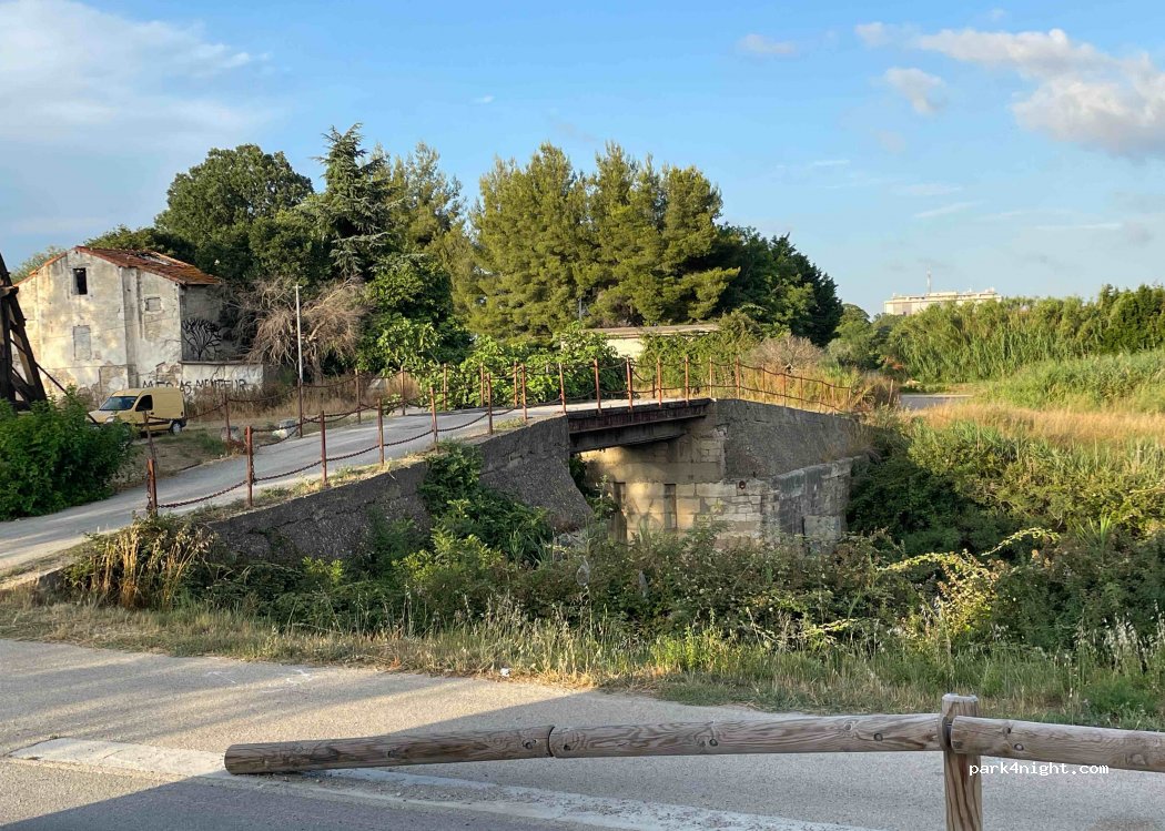 (13200) Arles - Chemin de Maillanen — foto