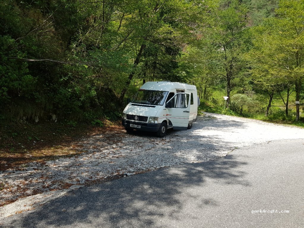 (25010) Tremosine - Unnamed Road — foto