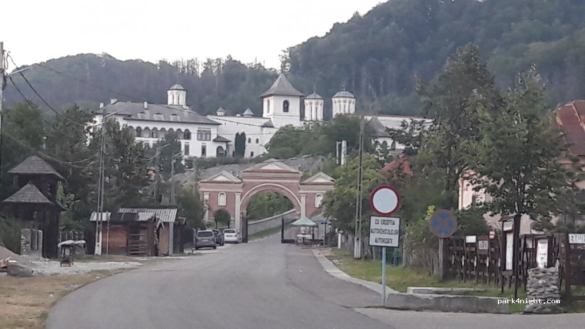 (245803) Romanii de Jos - Strada Mânăstirii — foto