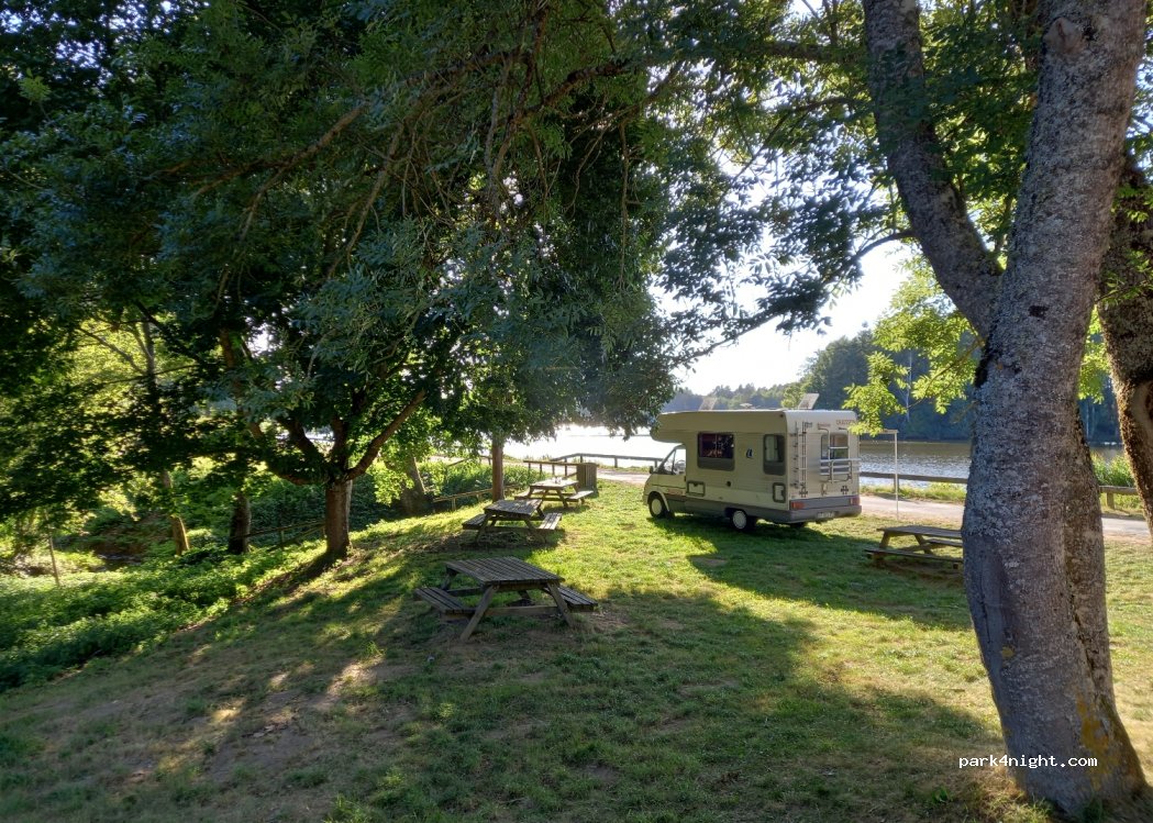 (63380) Montel-de-Gelat - Les Bourrands — foto 2