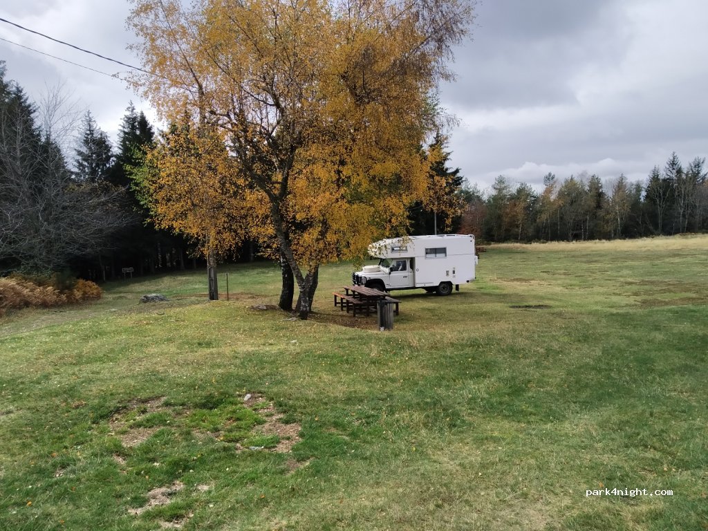 (03250) Saint-Nicolas-des-Biefs - Unnamed Road — foto