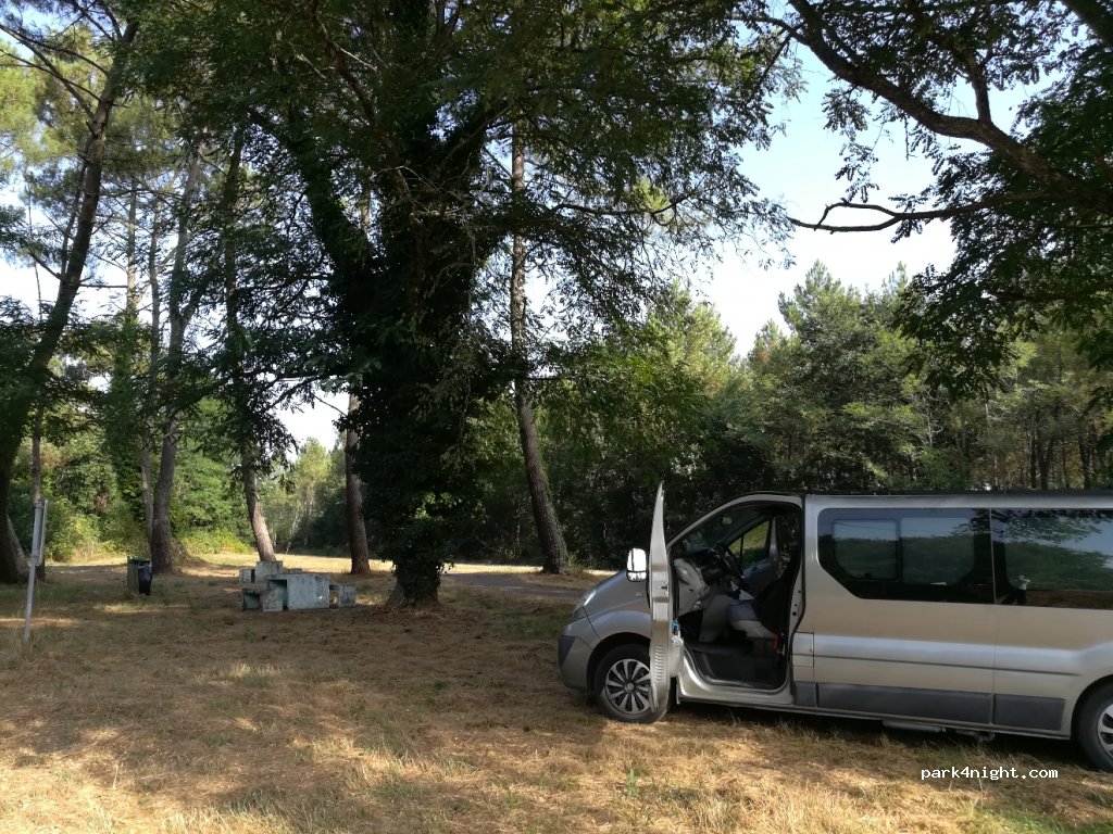 (33830) Belin-Béliet - 10 Route de Haudoua — foto