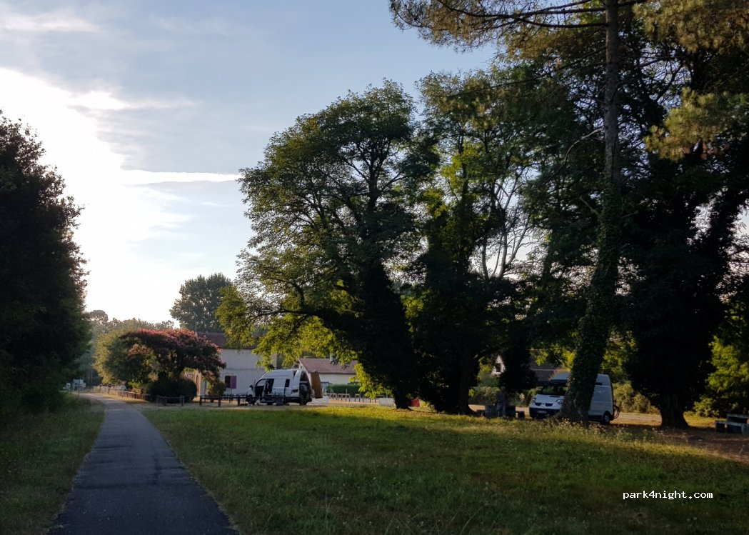 (33830) Belin-Béliet - 10 Route de Haudoua — foto 2