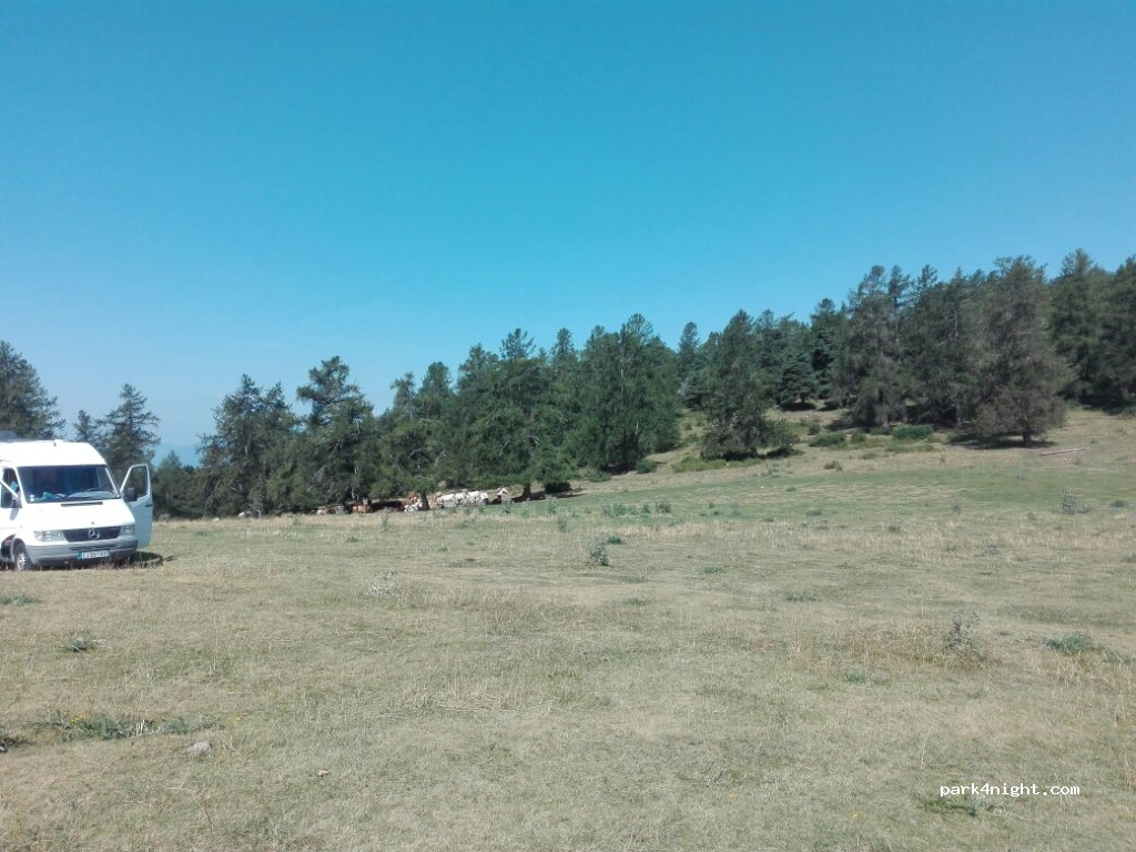 (05190) Théus - Unnamed Road — foto