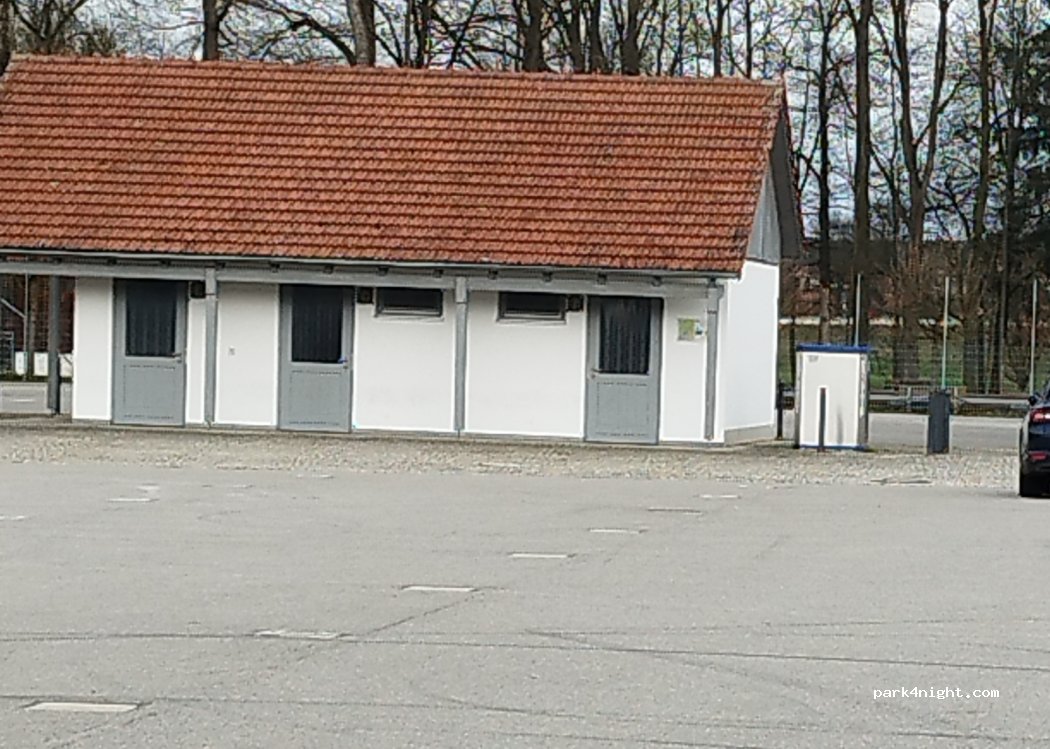 Wohnmobilstellplatz am Volksfestplatz in Roding — foto 4
