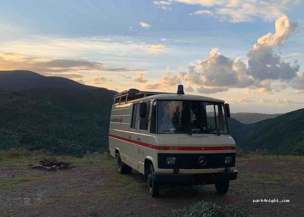 (240 03) Avlona - Unnamed Road — foto